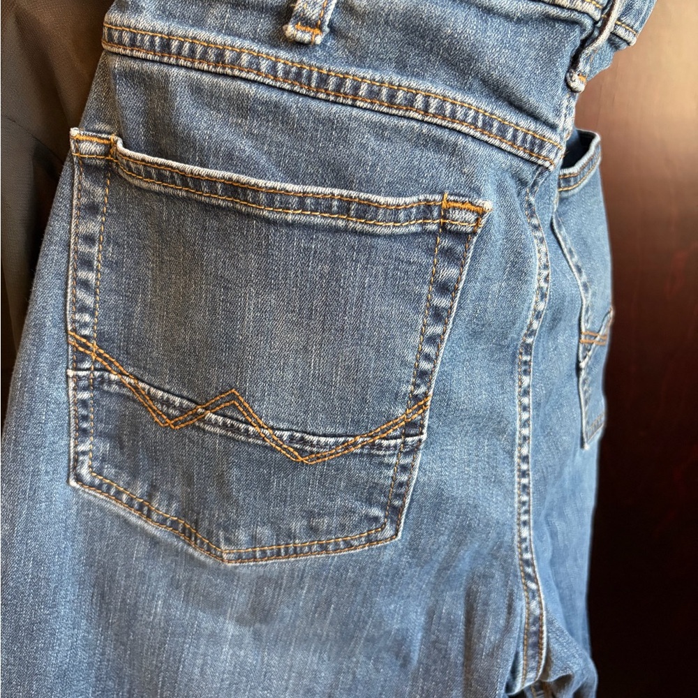 -SOLD- Wrangler Relaxed Fit Blue Denim Jeans - Picture 4 of 8